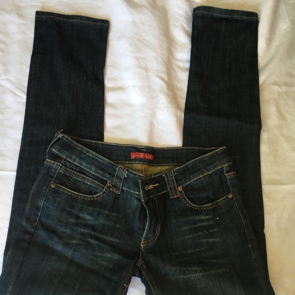 7 FMK Jeans. Straight, 28x31. - Picture 2 of 4
